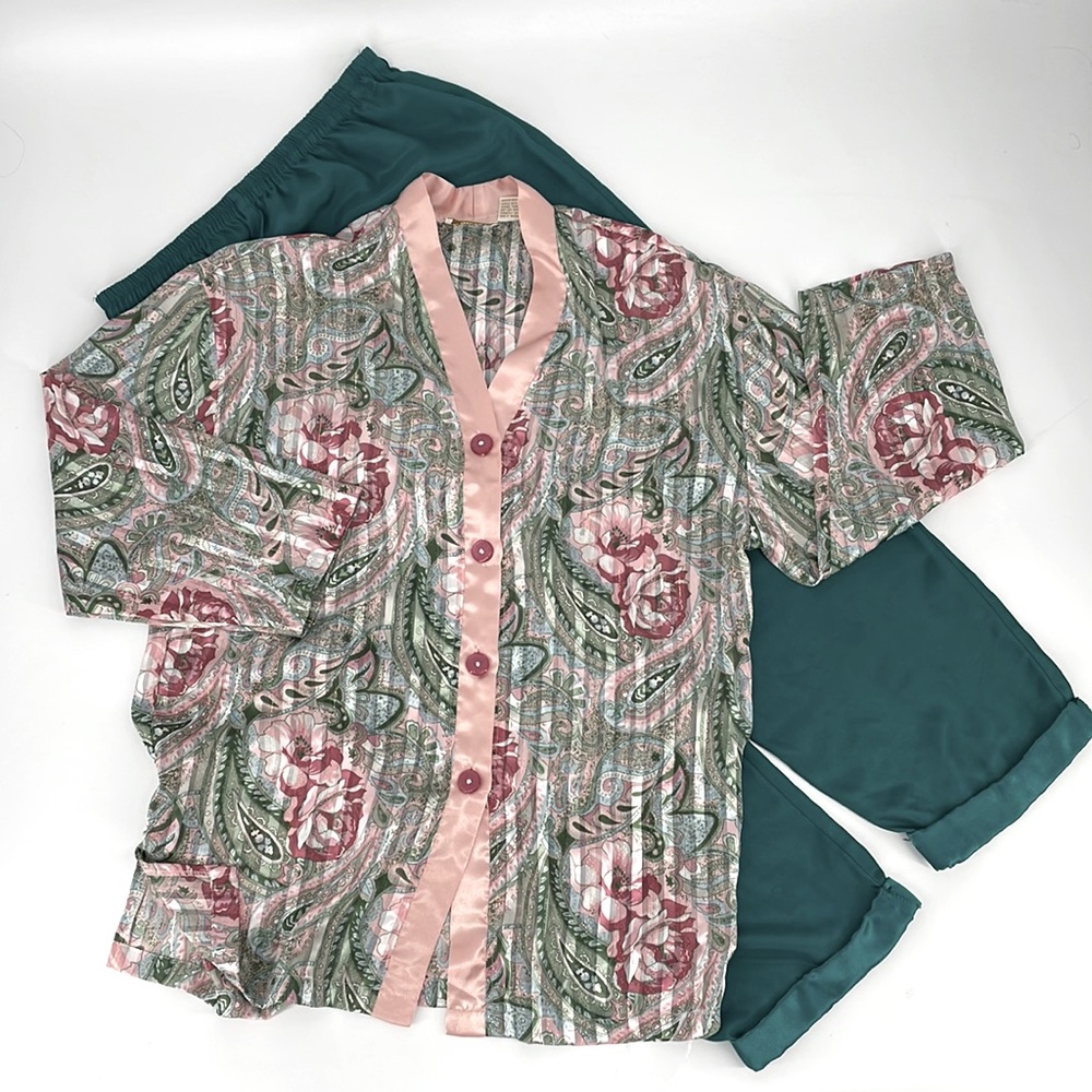 VTG Victoria’s Secret - Picture 2 of 14